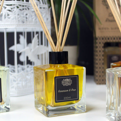 Aroma-Diffusor mit ätherischen Ölen Geranie & Rose, 200 ml
