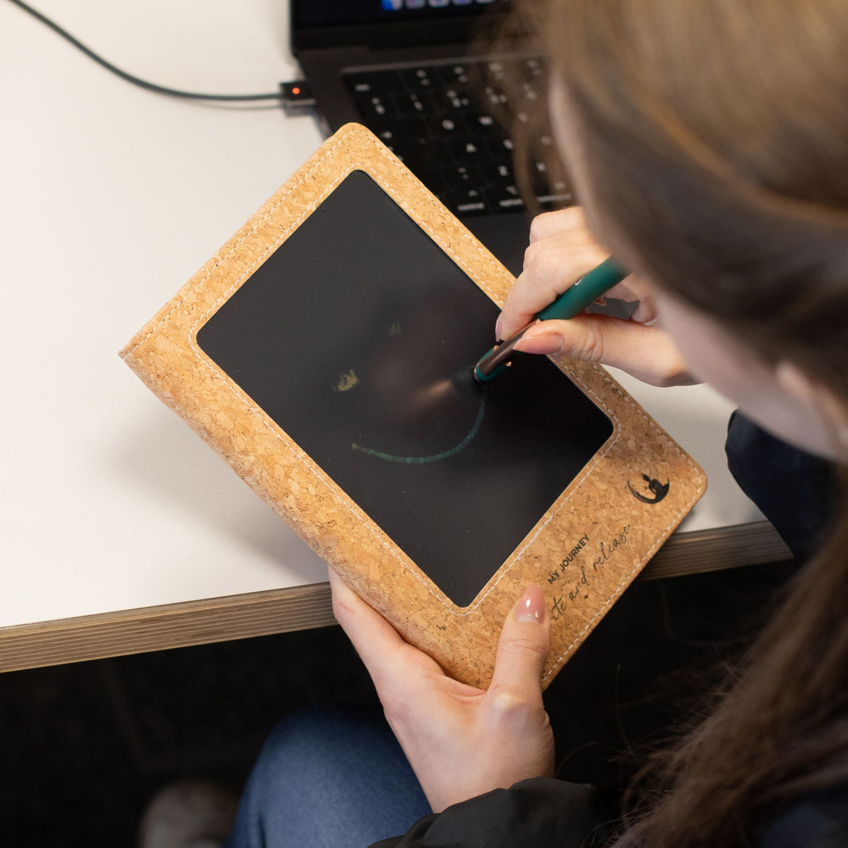 A5-Notizbuch mit LCD-Panel – Orange.