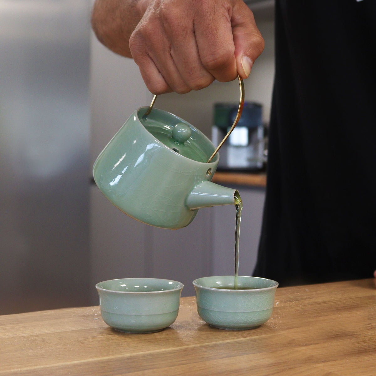Teeservice – jadegrüne Teekanne und zwei Tassen