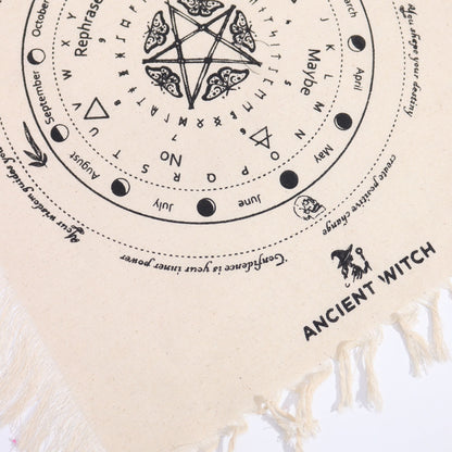 Pendelkissen „Antike Hexe“ – Motte · Natur und Schwarz